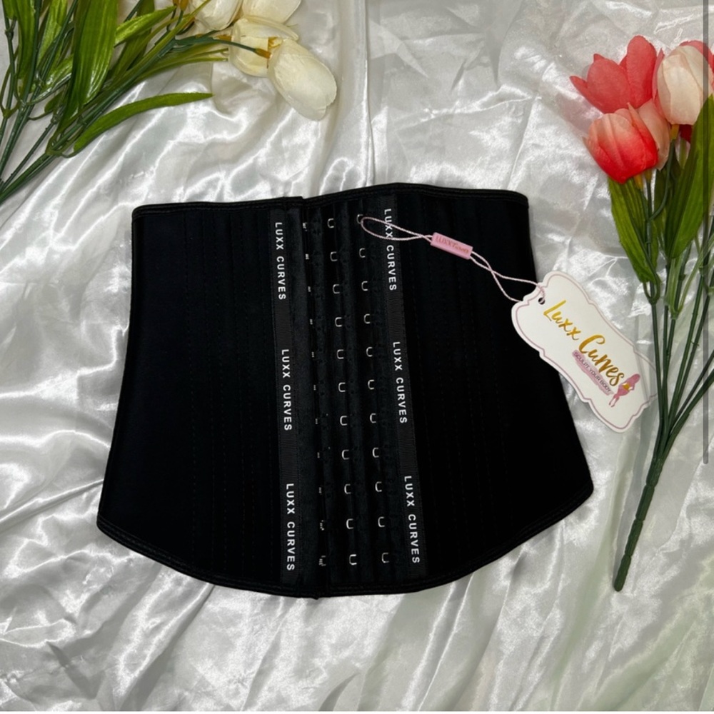 Luxe Curve Waist trainer nwt